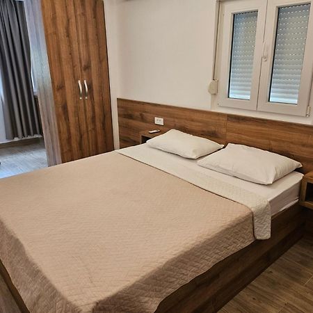 Grejm Family Apartments Petrovac エクステリア 写真