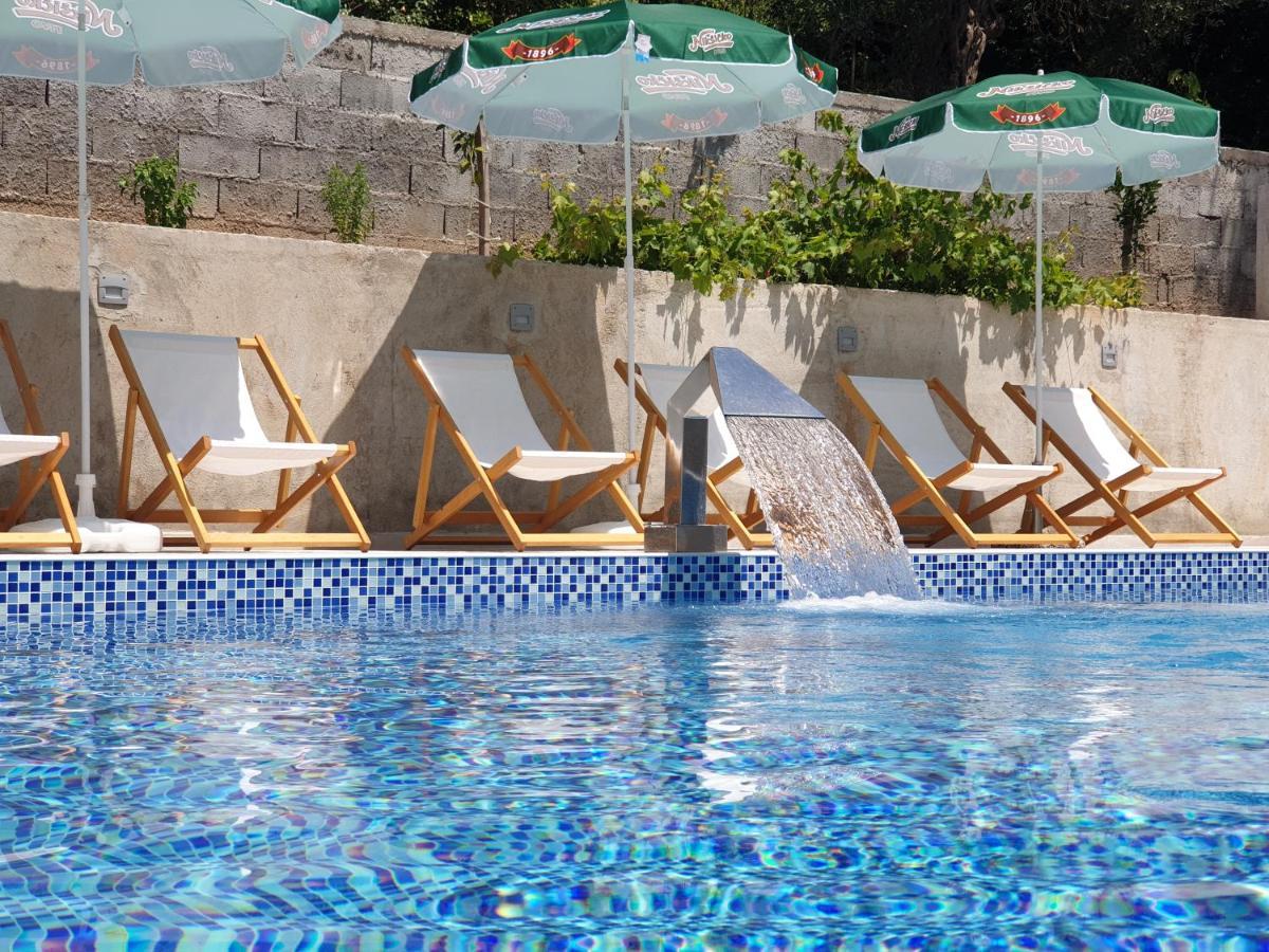 Grejm Family Apartments Petrovac エクステリア 写真